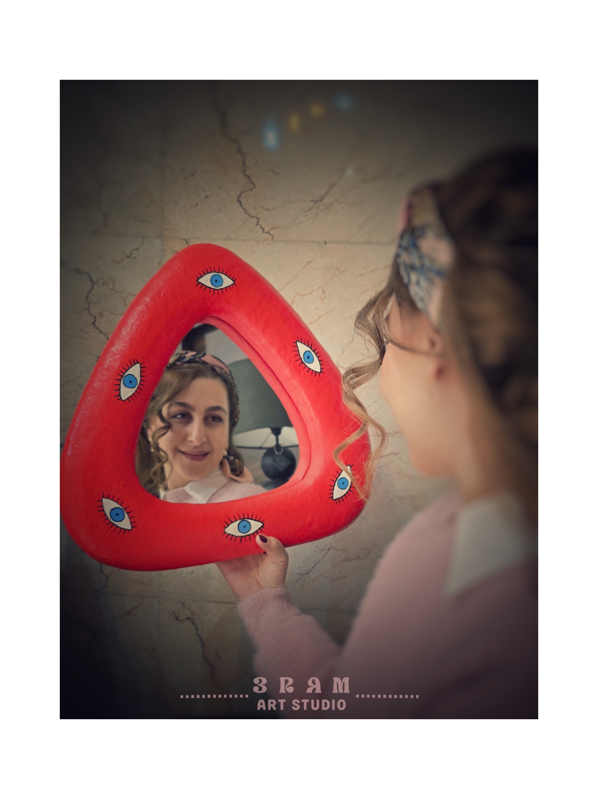 آینه دیواری دستساز طرح چشم از جنس پاپیه ماشه